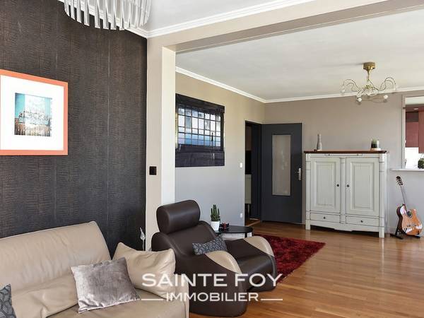118032 image8 - Sainte Foy Immobilier - Ce sont des agences immobilières dans l'Ouest Lyonnais spécialisées dans la location de maison ou d'appartement et la vente de propriété de prestige.