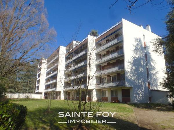 118025 image9 - Sainte Foy Immobilier - Ce sont des agences immobilières dans l'Ouest Lyonnais spécialisées dans la location de maison ou d'appartement et la vente de propriété de prestige.