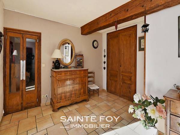 117925 image8 - Sainte Foy Immobilier - Ce sont des agences immobilières dans l'Ouest Lyonnais spécialisées dans la location de maison ou d'appartement et la vente de propriété de prestige.
