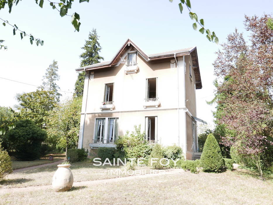 170696 image1 - Sainte Foy Immobilier - Ce sont des agences immobilières dans l'Ouest Lyonnais spécialisées dans la location de maison ou d'appartement et la vente de propriété de prestige.