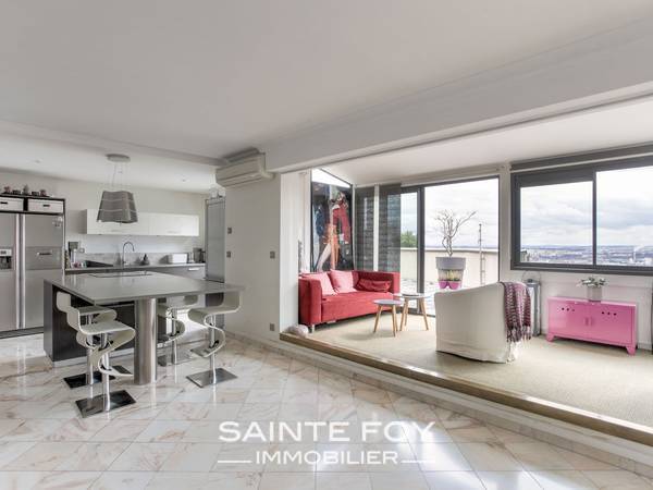 14064 image4 - Sainte Foy Immobilier - Ce sont des agences immobilières dans l'Ouest Lyonnais spécialisées dans la location de maison ou d'appartement et la vente de propriété de prestige.