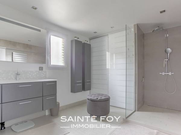 14064 image8 - Sainte Foy Immobilier - Ce sont des agences immobilières dans l'Ouest Lyonnais spécialisées dans la location de maison ou d'appartement et la vente de propriété de prestige.