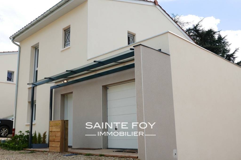13576 image1 - Sainte Foy Immobilier - Ce sont des agences immobilières dans l'Ouest Lyonnais spécialisées dans la location de maison ou d'appartement et la vente de propriété de prestige.