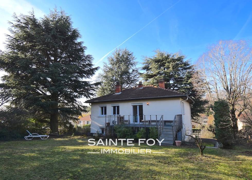 117750 image1 - Sainte Foy Immobilier - Ce sont des agences immobilières dans l'Ouest Lyonnais spécialisées dans la location de maison ou d'appartement et la vente de propriété de prestige.