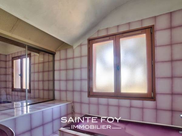 118008 image8 - Sainte Foy Immobilier - Ce sont des agences immobilières dans l'Ouest Lyonnais spécialisées dans la location de maison ou d'appartement et la vente de propriété de prestige.