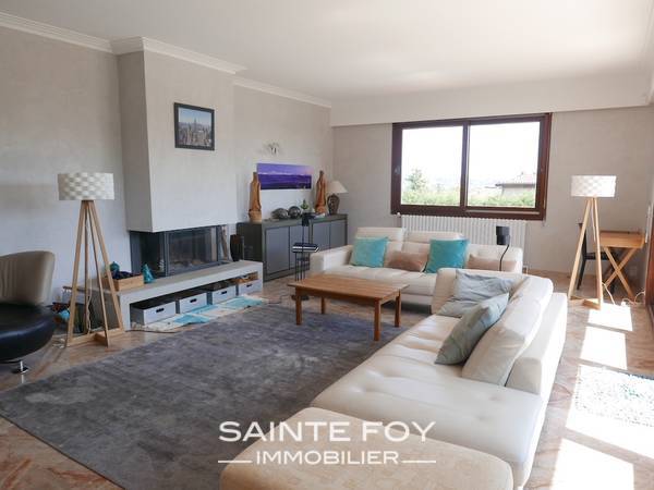 118050 image4 - Sainte Foy Immobilier - Ce sont des agences immobilières dans l'Ouest Lyonnais spécialisées dans la location de maison ou d'appartement et la vente de propriété de prestige.