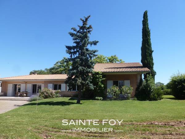 118155 image2 - Sainte Foy Immobilier - Ce sont des agences immobilières dans l'Ouest Lyonnais spécialisées dans la location de maison ou d'appartement et la vente de propriété de prestige.