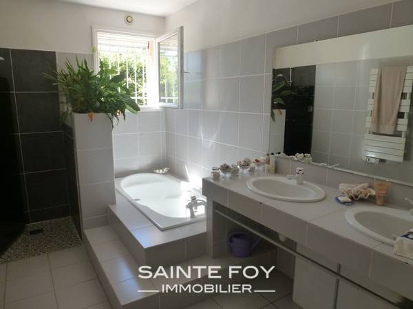 118155 image8 - Sainte Foy Immobilier - Ce sont des agences immobilières dans l'Ouest Lyonnais spécialisées dans la location de maison ou d'appartement et la vente de propriété de prestige.