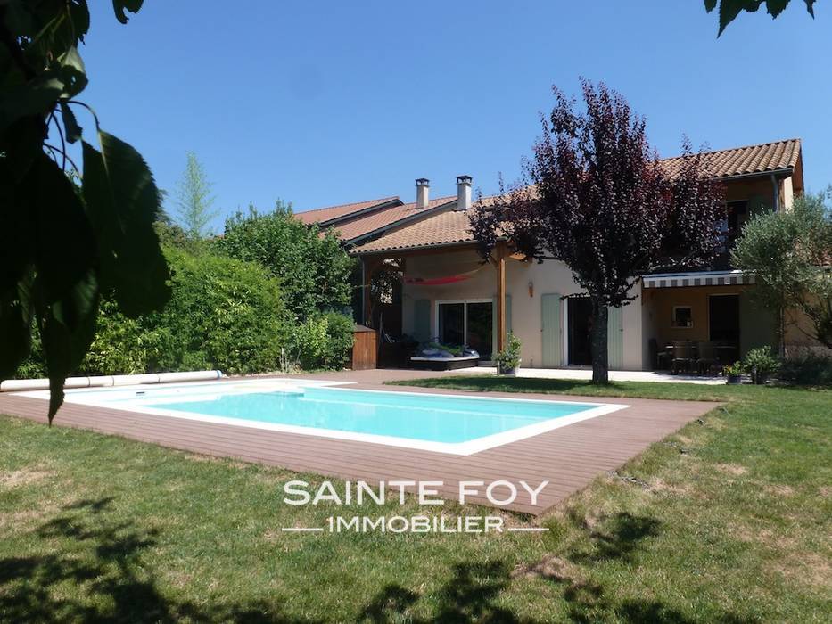 118201 image1 - Sainte Foy Immobilier - Ce sont des agences immobilières dans l'Ouest Lyonnais spécialisées dans la location de maison ou d'appartement et la vente de propriété de prestige.