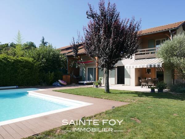 118201 image9 - Sainte Foy Immobilier - Ce sont des agences immobilières dans l'Ouest Lyonnais spécialisées dans la location de maison ou d'appartement et la vente de propriété de prestige.