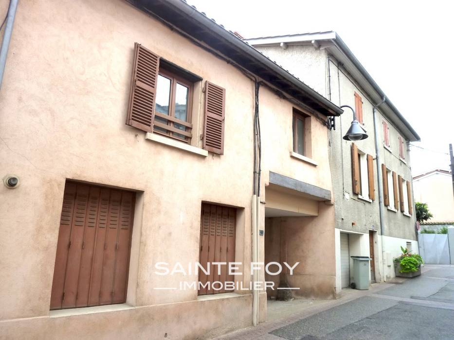 8674 image1 - Sainte Foy Immobilier - Ce sont des agences immobilières dans l'Ouest Lyonnais spécialisées dans la location de maison ou d'appartement et la vente de propriété de prestige.