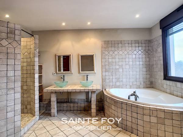 118517 image6 - Sainte Foy Immobilier - Ce sont des agences immobilières dans l'Ouest Lyonnais spécialisées dans la location de maison ou d'appartement et la vente de propriété de prestige.