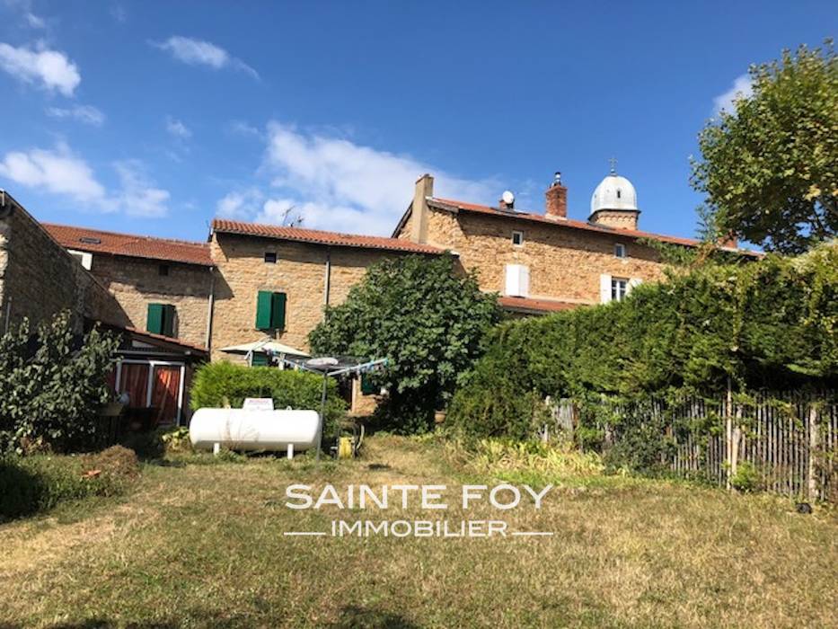 1761402 image1 - Sainte Foy Immobilier - Ce sont des agences immobilières dans l'Ouest Lyonnais spécialisées dans la location de maison ou d'appartement et la vente de propriété de prestige.