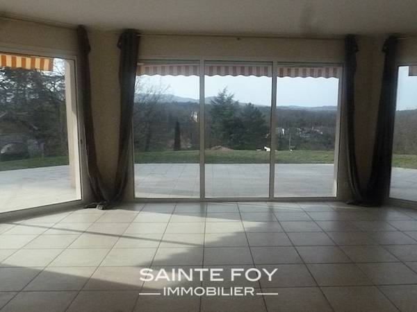 2019007 image2 - Sainte Foy Immobilier - Ce sont des agences immobilières dans l'Ouest Lyonnais spécialisées dans la location de maison ou d'appartement et la vente de propriété de prestige.