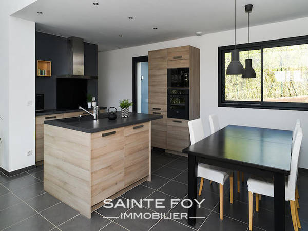 12135 image3 - Sainte Foy Immobilier - Ce sont des agences immobilières dans l'Ouest Lyonnais spécialisées dans la location de maison ou d'appartement et la vente de propriété de prestige.