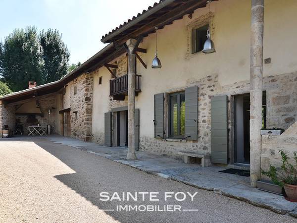 118211 image9 - Sainte Foy Immobilier - Ce sont des agences immobilières dans l'Ouest Lyonnais spécialisées dans la location de maison ou d'appartement et la vente de propriété de prestige.