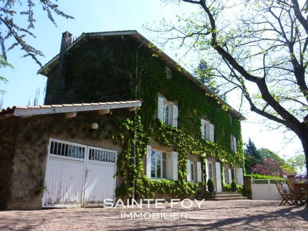 1761377 image6 - Sainte Foy Immobilier - Ce sont des agences immobilières dans l'Ouest Lyonnais spécialisées dans la location de maison ou d'appartement et la vente de propriété de prestige.