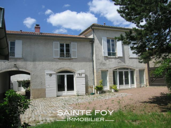 17512 image10 - Sainte Foy Immobilier - Ce sont des agences immobilières dans l'Ouest Lyonnais spécialisées dans la location de maison ou d'appartement et la vente de propriété de prestige.