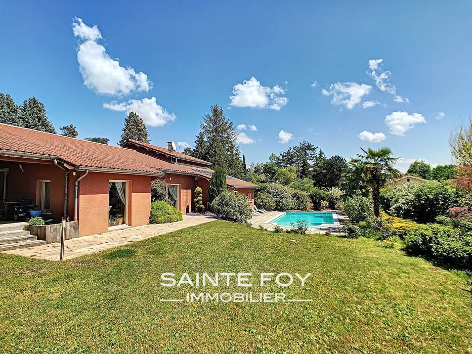 2019029 image1 - Sainte Foy Immobilier - Ce sont des agences immobilières dans l'Ouest Lyonnais spécialisées dans la location de maison ou d'appartement et la vente de propriété de prestige.