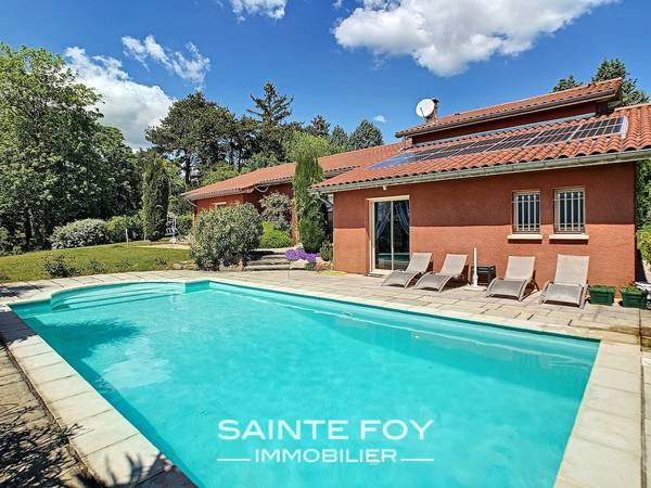 2019029 image2 - Sainte Foy Immobilier - Ce sont des agences immobilières dans l'Ouest Lyonnais spécialisées dans la location de maison ou d'appartement et la vente de propriété de prestige.