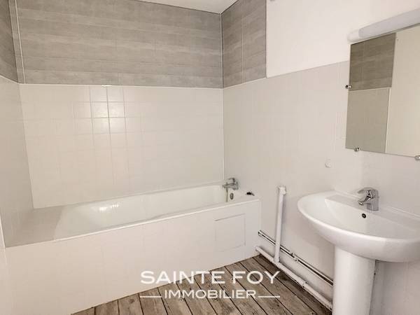 118015 image7 - Sainte Foy Immobilier - Ce sont des agences immobilières dans l'Ouest Lyonnais spécialisées dans la location de maison ou d'appartement et la vente de propriété de prestige.