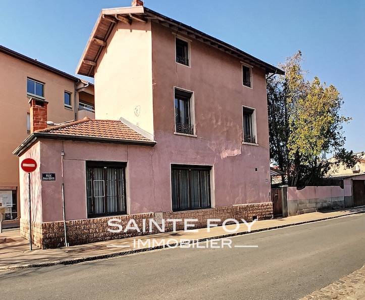 2019060 image1 - Sainte Foy Immobilier - Ce sont des agences immobilières dans l'Ouest Lyonnais spécialisées dans la location de maison ou d'appartement et la vente de propriété de prestige.