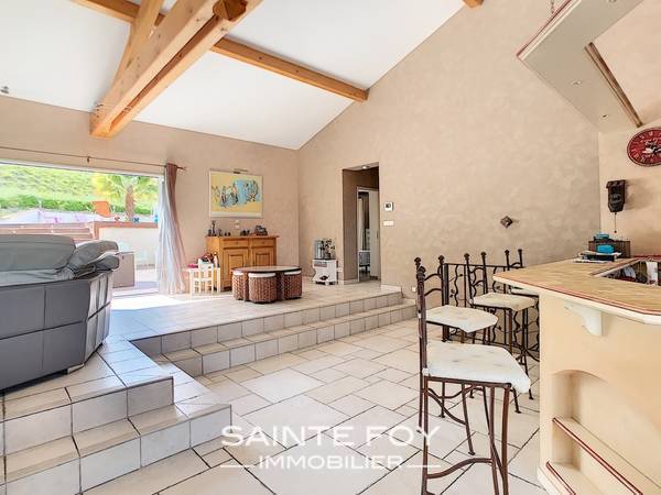 2019066 image3 - Sainte Foy Immobilier - Ce sont des agences immobilières dans l'Ouest Lyonnais spécialisées dans la location de maison ou d'appartement et la vente de propriété de prestige.