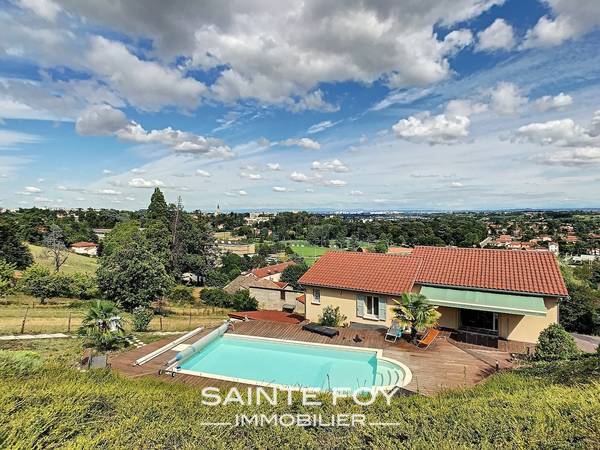 2019066 image5 - Sainte Foy Immobilier - Ce sont des agences immobilières dans l'Ouest Lyonnais spécialisées dans la location de maison ou d'appartement et la vente de propriété de prestige.