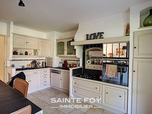 1761505 image3 - Sainte Foy Immobilier - Ce sont des agences immobilières dans l'Ouest Lyonnais spécialisées dans la location de maison ou d'appartement et la vente de propriété de prestige.