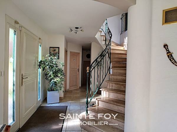 1761505 image5 - Sainte Foy Immobilier - Ce sont des agences immobilières dans l'Ouest Lyonnais spécialisées dans la location de maison ou d'appartement et la vente de propriété de prestige.