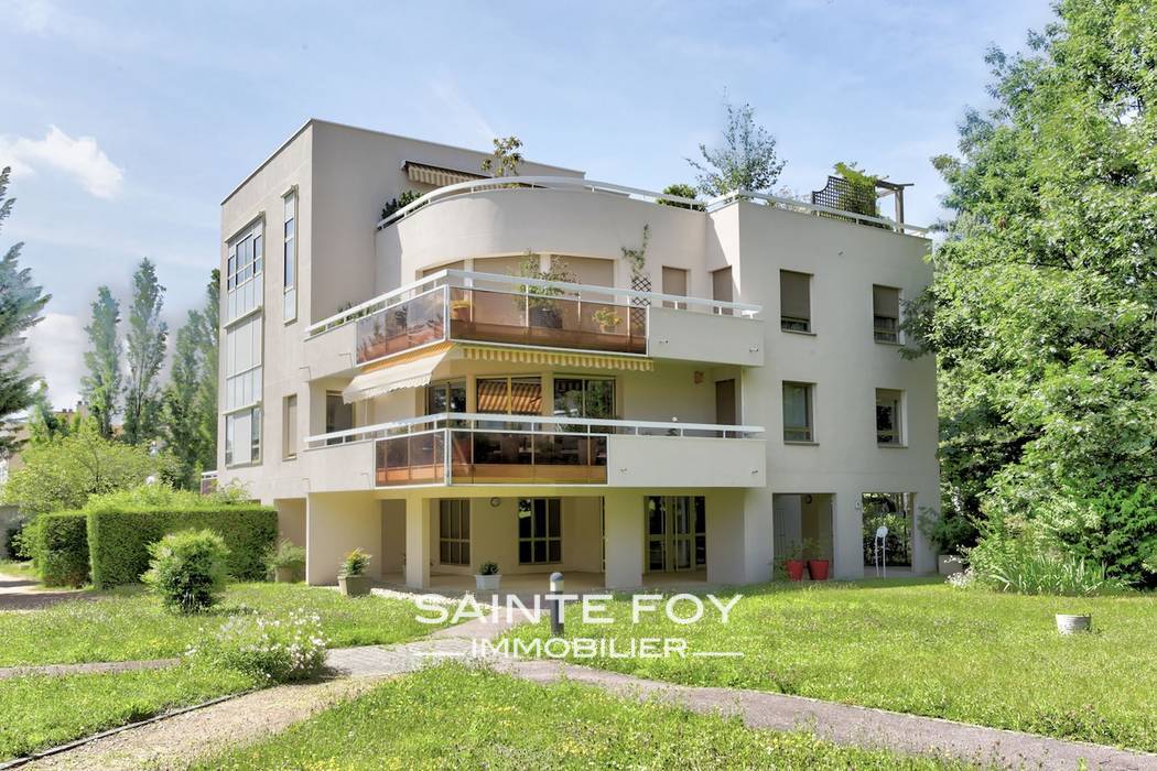 6794 image1 - Sainte Foy Immobilier - Ce sont des agences immobilières dans l'Ouest Lyonnais spécialisées dans la location de maison ou d'appartement et la vente de propriété de prestige.