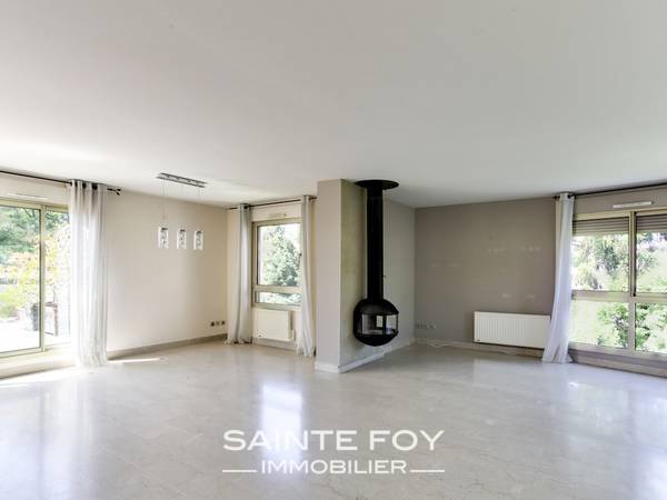 6794 image2 - Sainte Foy Immobilier - Ce sont des agences immobilières dans l'Ouest Lyonnais spécialisées dans la location de maison ou d'appartement et la vente de propriété de prestige.