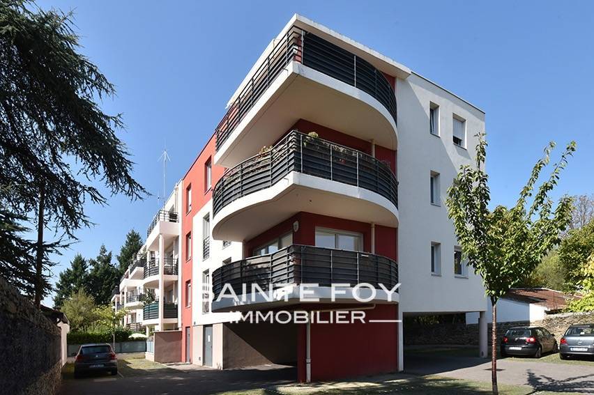 13986 image1 - Sainte Foy Immobilier - Ce sont des agences immobilières dans l'Ouest Lyonnais spécialisées dans la location de maison ou d'appartement et la vente de propriété de prestige.