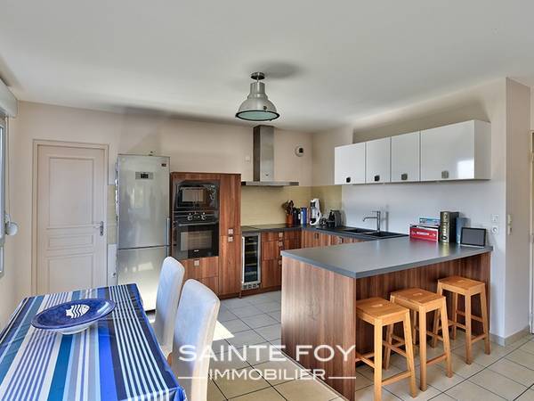 13986 image4 - Sainte Foy Immobilier - Ce sont des agences immobilières dans l'Ouest Lyonnais spécialisées dans la location de maison ou d'appartement et la vente de propriété de prestige.