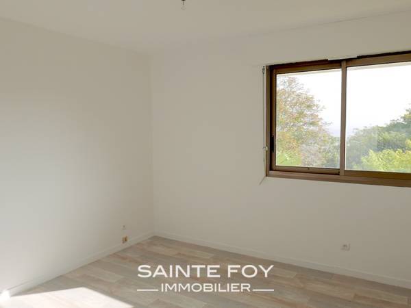 14014 image8 - Sainte Foy Immobilier - Ce sont des agences immobilières dans l'Ouest Lyonnais spécialisées dans la location de maison ou d'appartement et la vente de propriété de prestige.