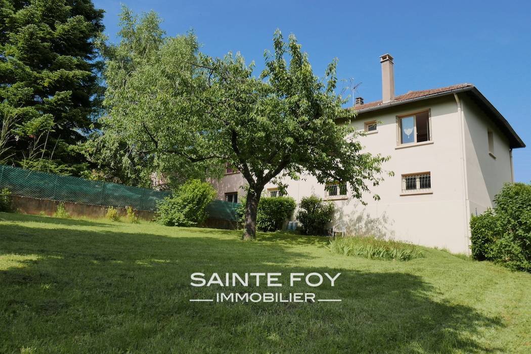 14043 image1 - Sainte Foy Immobilier - Ce sont des agences immobilières dans l'Ouest Lyonnais spécialisées dans la location de maison ou d'appartement et la vente de propriété de prestige.