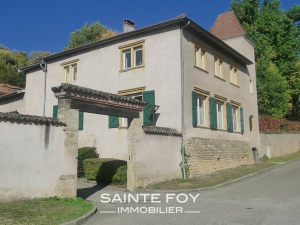 118094 image4 - Sainte Foy Immobilier - Ce sont des agences immobilières dans l'Ouest Lyonnais spécialisées dans la location de maison ou d'appartement et la vente de propriété de prestige.