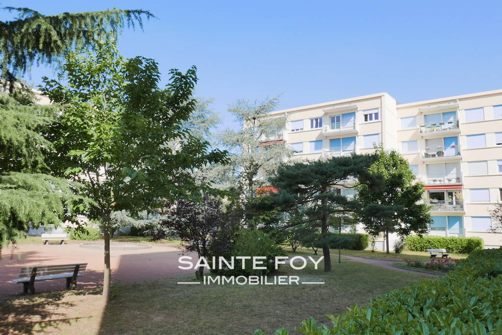 17357 image1 - Sainte Foy Immobilier - Ce sont des agences immobilières dans l'Ouest Lyonnais spécialisées dans la location de maison ou d'appartement et la vente de propriété de prestige.
