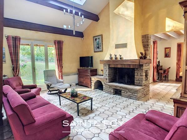 2019728 image3 - Sainte Foy Immobilier - Ce sont des agences immobilières dans l'Ouest Lyonnais spécialisées dans la location de maison ou d'appartement et la vente de propriété de prestige.