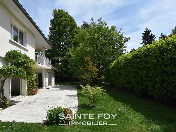 17448 image6 - Sainte Foy Immobilier - Ce sont des agences immobilières dans l'Ouest Lyonnais spécialisées dans la location de maison ou d'appartement et la vente de propriété de prestige.