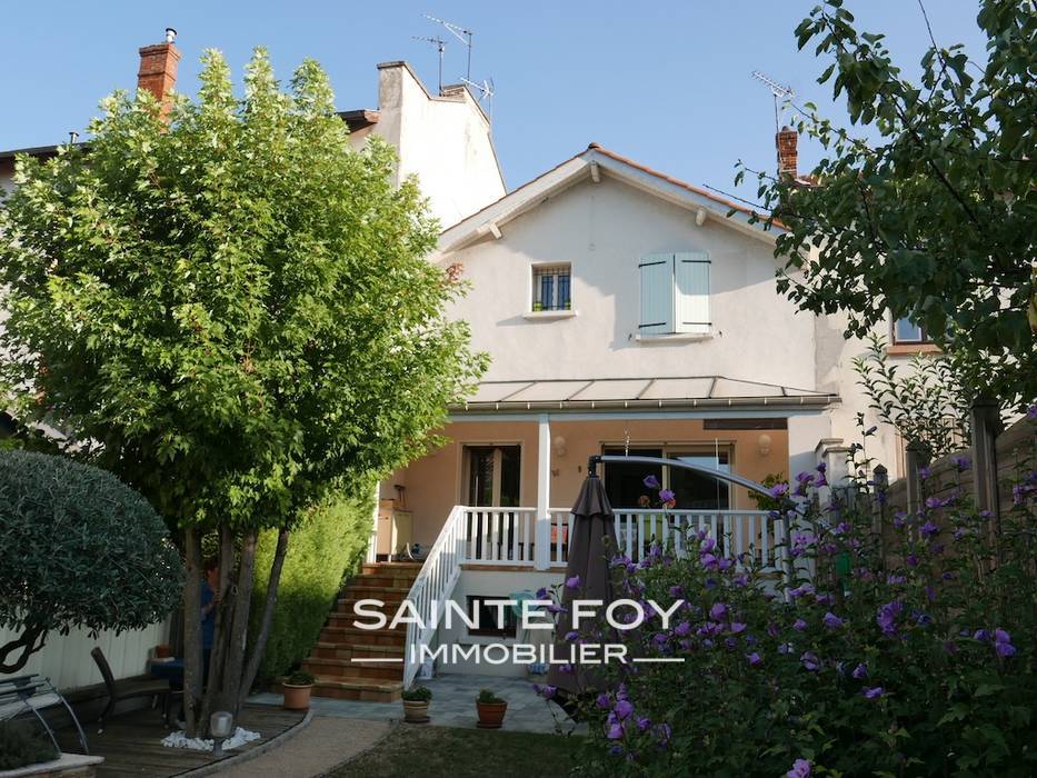 17671 image1 - Sainte Foy Immobilier - Ce sont des agences immobilières dans l'Ouest Lyonnais spécialisées dans la location de maison ou d'appartement et la vente de propriété de prestige.