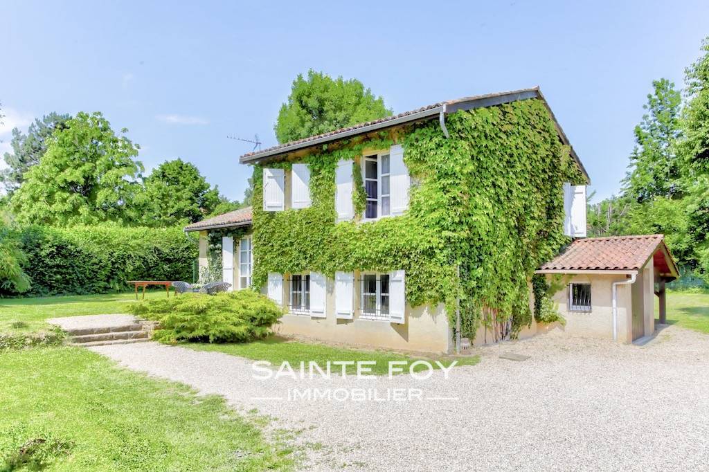 118046 image1 - Sainte Foy Immobilier - Ce sont des agences immobilières dans l'Ouest Lyonnais spécialisées dans la location de maison ou d'appartement et la vente de propriété de prestige.