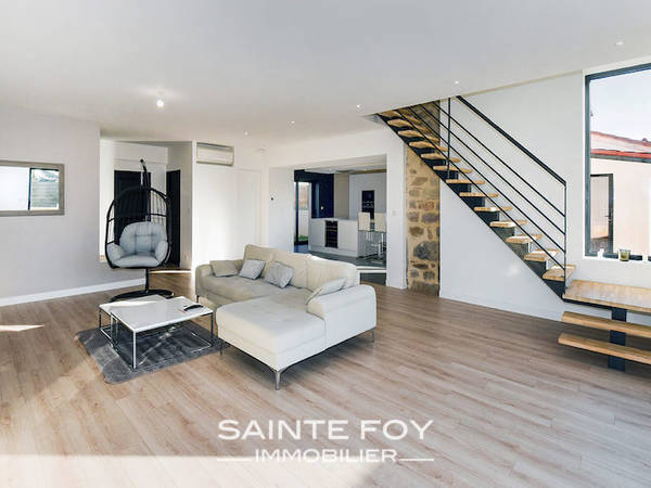 2019012 image2 - Sainte Foy Immobilier - Ce sont des agences immobilières dans l'Ouest Lyonnais spécialisées dans la location de maison ou d'appartement et la vente de propriété de prestige.