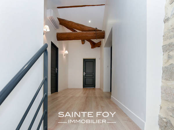 2019012 image4 - Sainte Foy Immobilier - Ce sont des agences immobilières dans l'Ouest Lyonnais spécialisées dans la location de maison ou d'appartement et la vente de propriété de prestige.