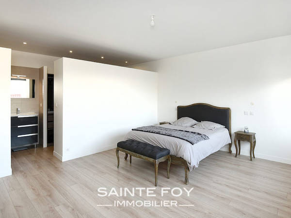 2019012 image5 - Sainte Foy Immobilier - Ce sont des agences immobilières dans l'Ouest Lyonnais spécialisées dans la location de maison ou d'appartement et la vente de propriété de prestige.