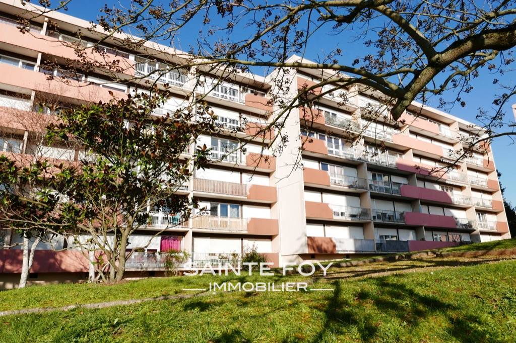 2019099 image1 - Sainte Foy Immobilier - Ce sont des agences immobilières dans l'Ouest Lyonnais spécialisées dans la location de maison ou d'appartement et la vente de propriété de prestige.