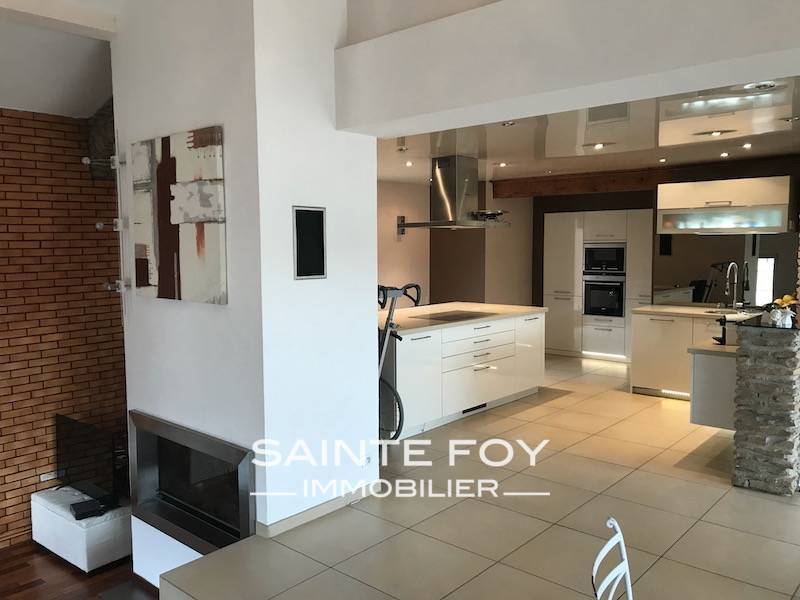 2019141 image1 - Sainte Foy Immobilier - Ce sont des agences immobilières dans l'Ouest Lyonnais spécialisées dans la location de maison ou d'appartement et la vente de propriété de prestige.