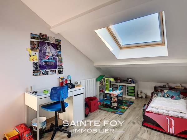 2019025 image5 - Sainte Foy Immobilier - Ce sont des agences immobilières dans l'Ouest Lyonnais spécialisées dans la location de maison ou d'appartement et la vente de propriété de prestige.
