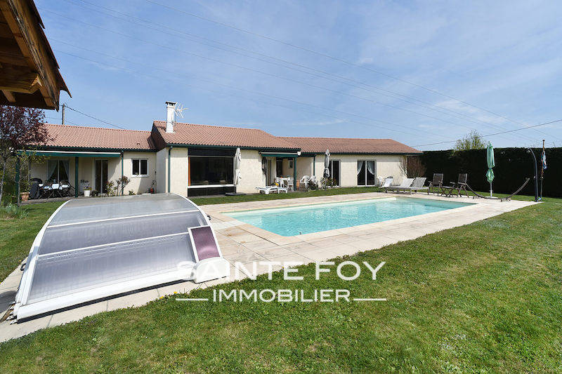 2019189 image1 - Sainte Foy Immobilier - Ce sont des agences immobilières dans l'Ouest Lyonnais spécialisées dans la location de maison ou d'appartement et la vente de propriété de prestige.