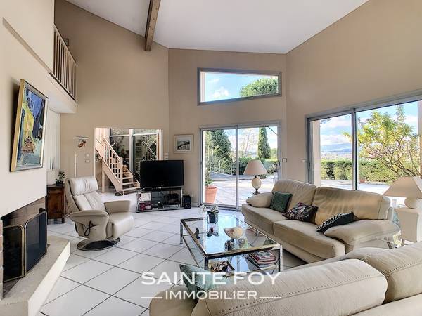 2019171 image2 - Sainte Foy Immobilier - Ce sont des agences immobilières dans l'Ouest Lyonnais spécialisées dans la location de maison ou d'appartement et la vente de propriété de prestige.